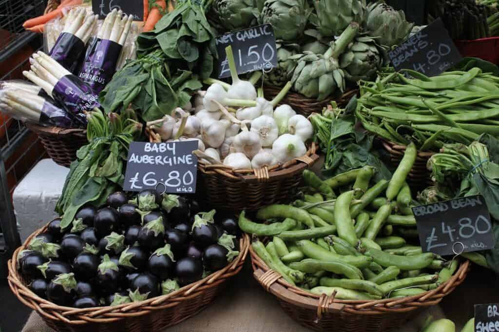 A photo of different fruit baskets at different prices 